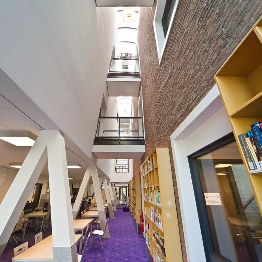 Mediatheek - HAVO / VWO - Pieter Nieuwland College Amsterdam Oost